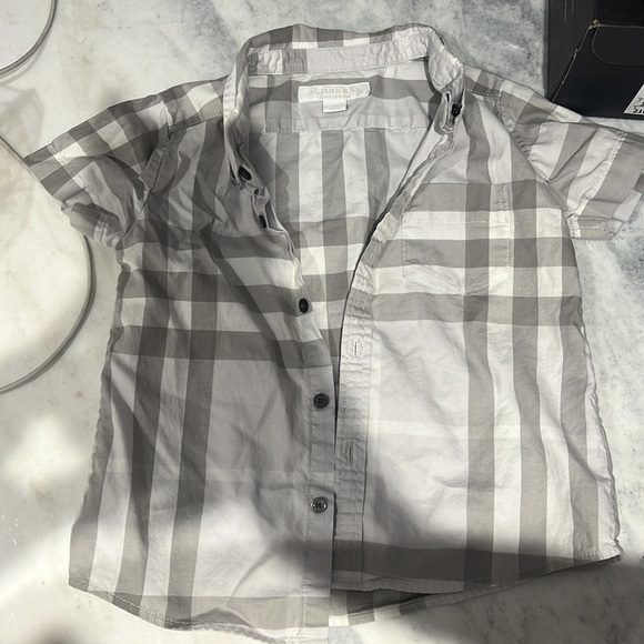 Burberry shirt sleeve button up - Picture 3 of 3